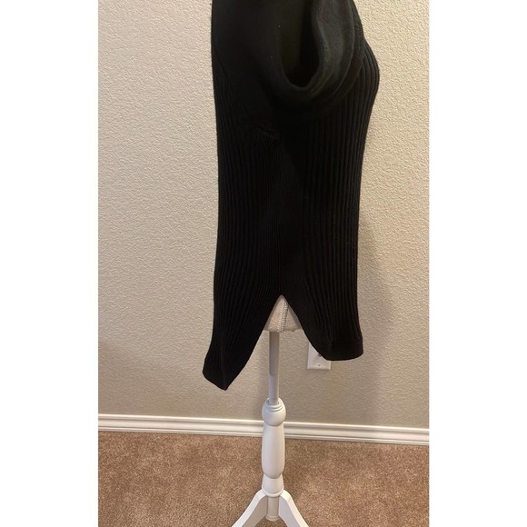 Quinn Black Crewneck Sweater Size S/P/P - Picture 3 of 3
